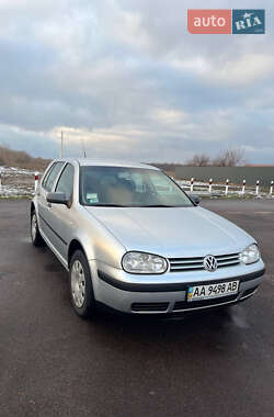 Хетчбек Volkswagen Golf 2002 в Борисполі