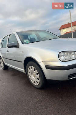 Хетчбек Volkswagen Golf 2002 в Борисполі