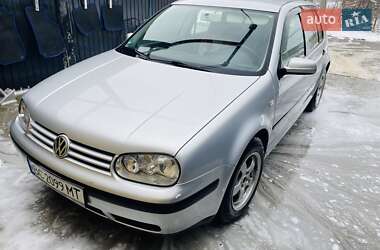 Хетчбек Volkswagen Golf 2001 в Стрию