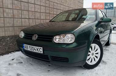 Хетчбек Volkswagen Golf 2001 в Вінниці