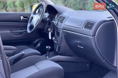 Универсал Volkswagen Golf 2003 в 