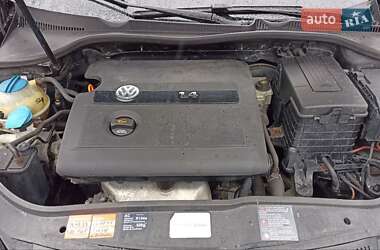 Хетчбек Volkswagen Golf 2006 в Звягелі