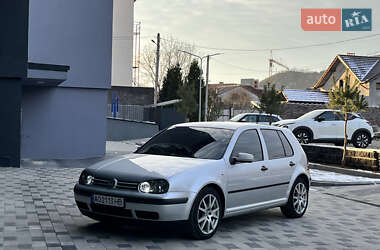 Хетчбек Volkswagen Golf 2002 в Мукачевому