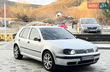 Хетчбек Volkswagen Golf 2002 в Мукачевому