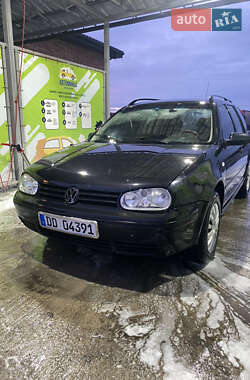 Універсал Volkswagen Golf 2001 в Рокитному