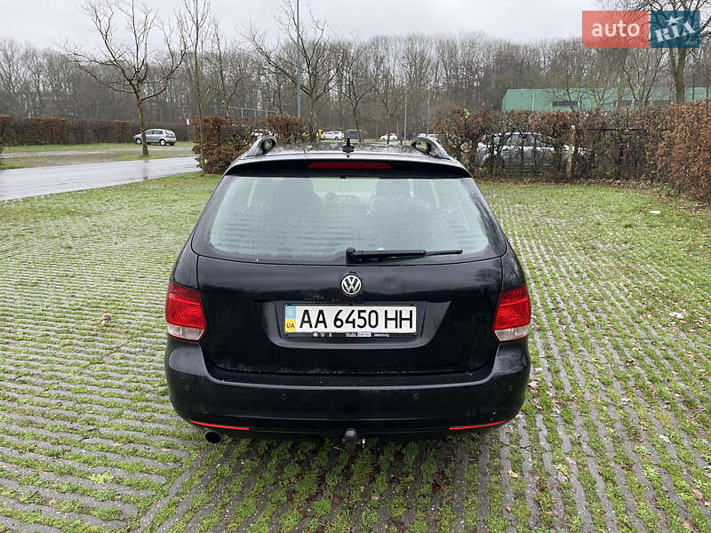 Універсал Volkswagen Golf 2011 в Києві