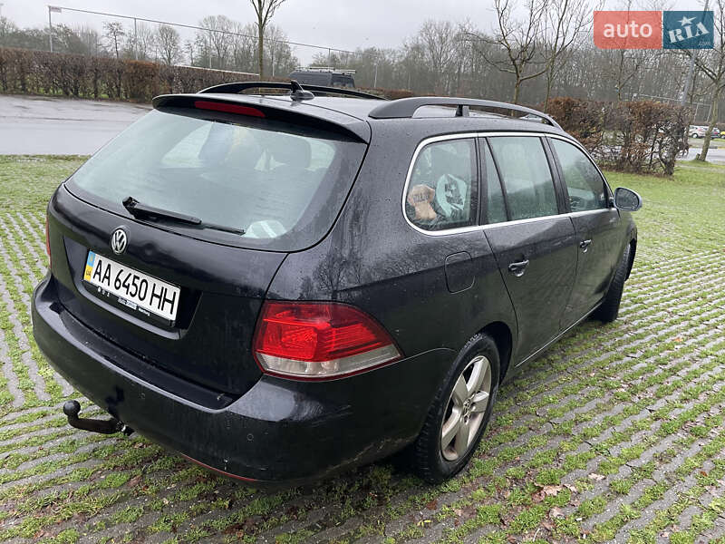 Універсал Volkswagen Golf 2011 в Києві