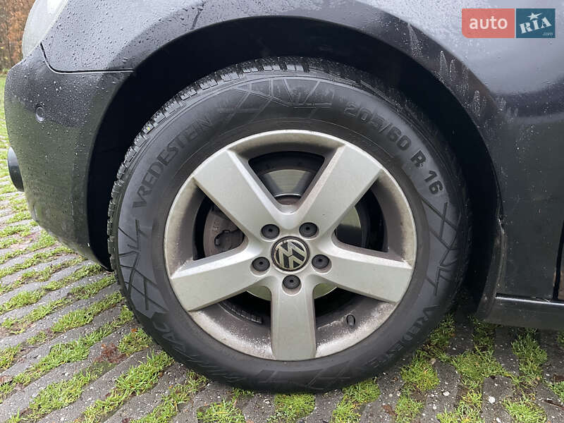 Універсал Volkswagen Golf 2011 в Києві