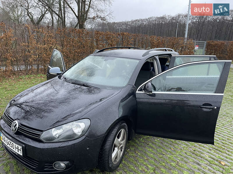 Універсал Volkswagen Golf 2011 в Києві