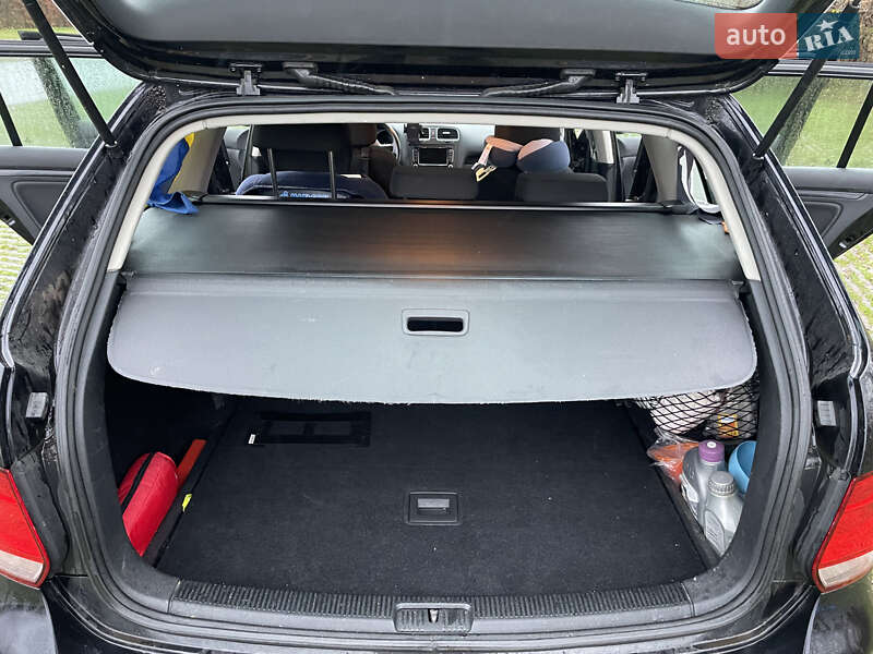 Універсал Volkswagen Golf 2011 в Києві