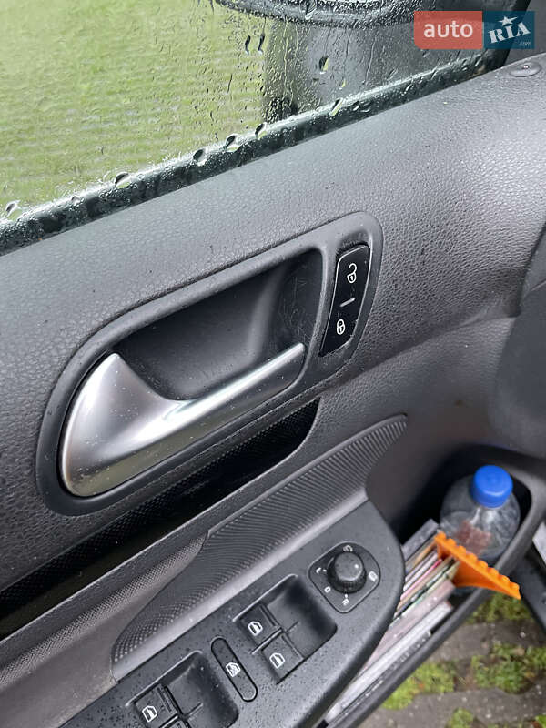 Універсал Volkswagen Golf 2011 в Києві