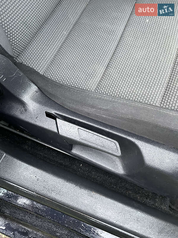 Універсал Volkswagen Golf 2011 в Києві