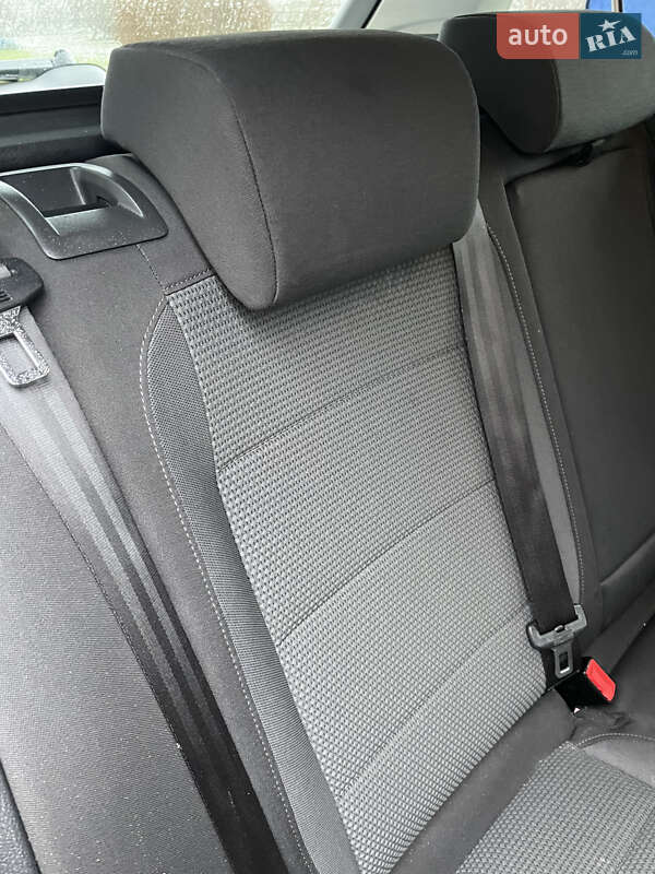 Універсал Volkswagen Golf 2011 в Києві