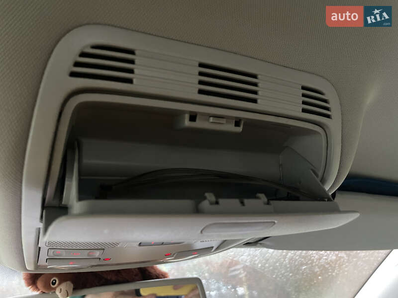 Універсал Volkswagen Golf 2011 в Києві