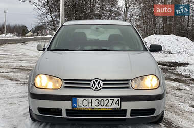 Хетчбек Volkswagen Golf 1999 в Сарнах