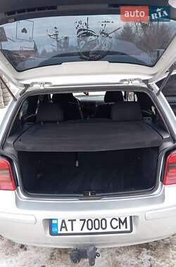 Хэтчбек Volkswagen Golf 2001 в 