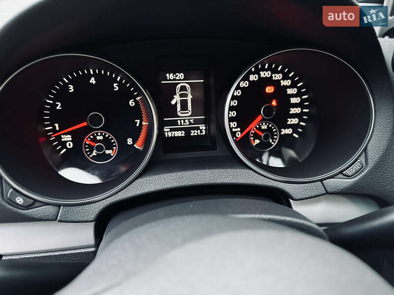 Хэтчбек Volkswagen Golf 2010 в Ивано-Франковске