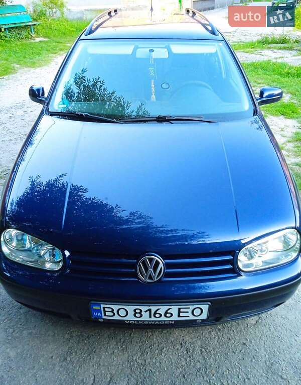 Універсал Volkswagen Golf 2002 в Красилові