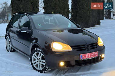 Хетчбек Volkswagen Golf 2004 в Дубні