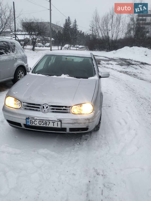 Volkswagen Golf 2002