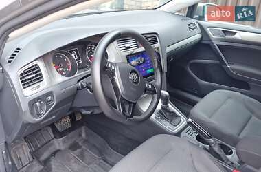 Хэтчбек Volkswagen Golf 2017 в 