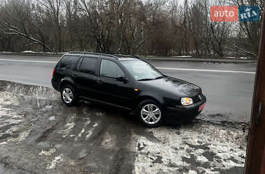 Универсал Volkswagen Golf 2002 в Луцке