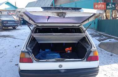 Хэтчбек Volkswagen Golf 1988 в 
