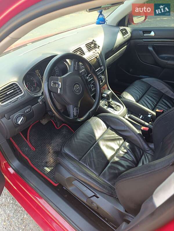 Универсал Volkswagen Golf 2010 в Оброшином