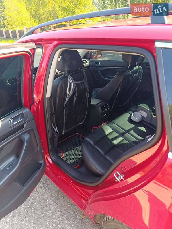 Универсал Volkswagen Golf 2010 в Оброшином