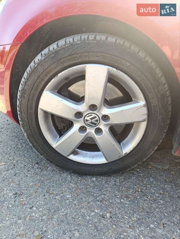 Универсал Volkswagen Golf 2010 в Оброшином