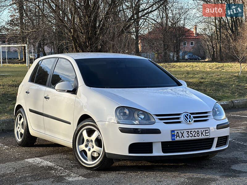 Хэтчбек Volkswagen Golf 2004 в Ивано-Франковске