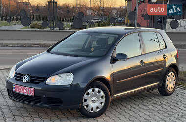 Хетчбек Volkswagen Golf 2005 в Львові