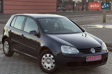 Хетчбек Volkswagen Golf 2005 в Львові