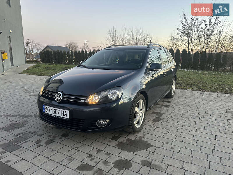 Универсал Volkswagen Golf 2010 в Бучаче