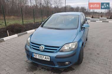 Хэтчбек Volkswagen Golf 2005 в Желтых Водах