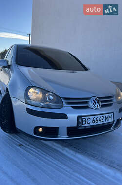 Хэтчбек Volkswagen Golf 2003 в Львове