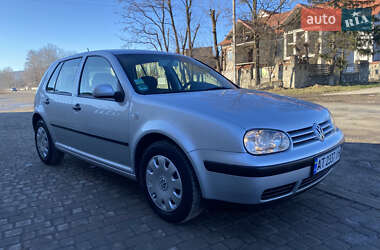 Хетчбек Volkswagen Golf 2002 в Надвірній