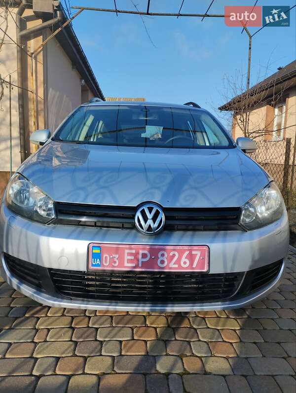 Универсал Volkswagen Golf 2013 в 