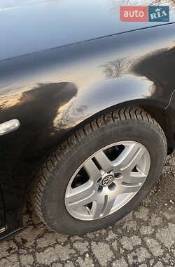 Хэтчбек Volkswagen Golf 2002 в 