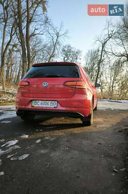 Хетчбек Volkswagen Golf 2017 в Львові