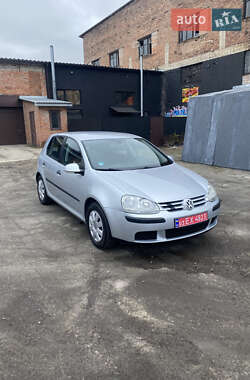 Хетчбек Volkswagen Golf 2004 в Охтирці