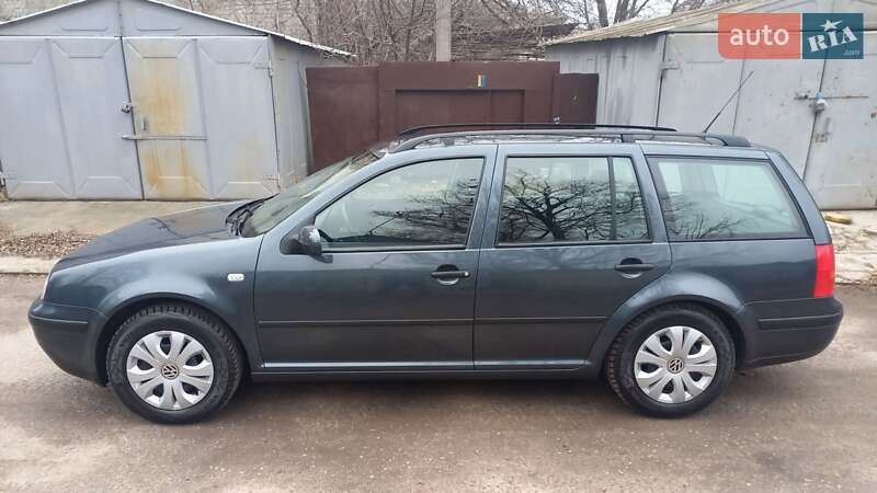 Універсал Volkswagen Golf 2002 в Харкові