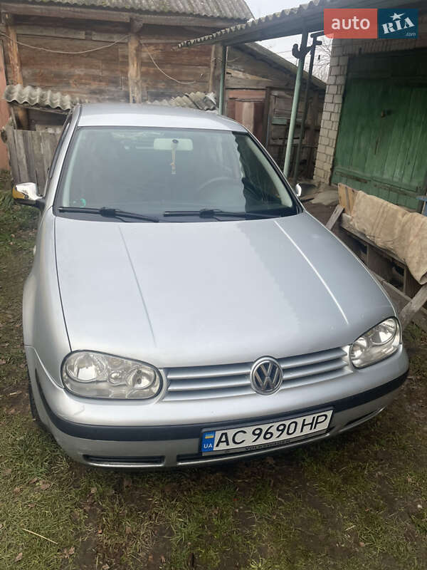 Хэтчбек Volkswagen Golf 2001 в Ковеле