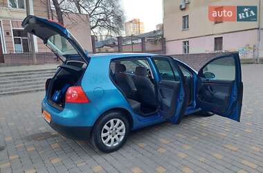 Хетчбек Volkswagen Golf 2004 в Одесі