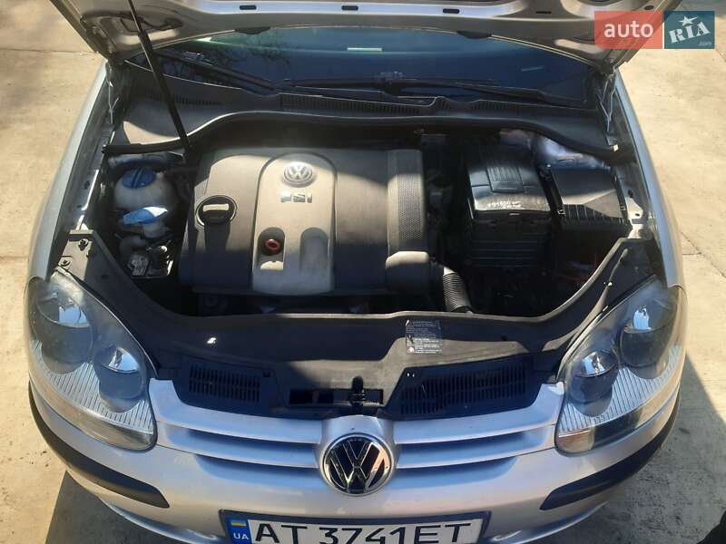 Универсал Volkswagen Golf 2003 в Городенке