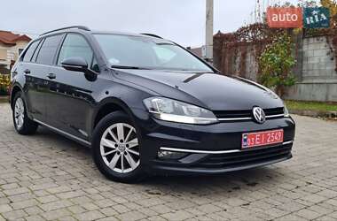 Универсал Volkswagen Golf 2019 в Ровно