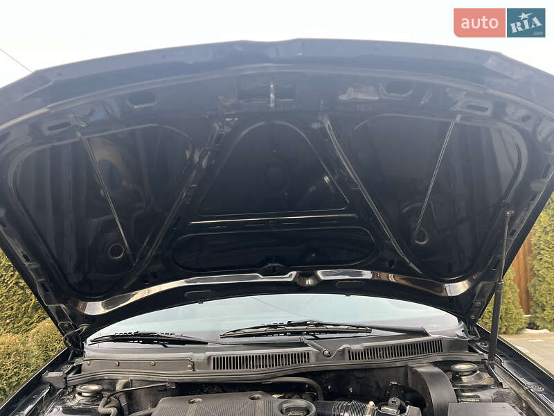 Хэтчбек Volkswagen Golf 1999 в Горохове