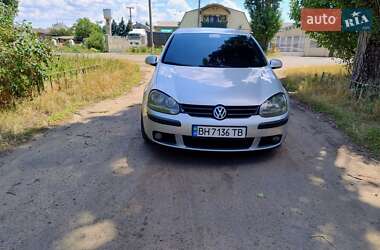 Хетчбек Volkswagen Golf 2004 в Роздільній