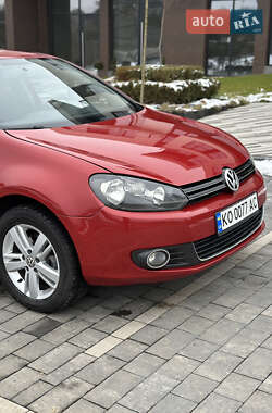 Хетчбек Volkswagen Golf 2010 в Ужгороді