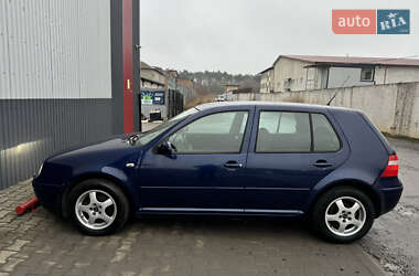 Хетчбек Volkswagen Golf 2003 в Луцьку